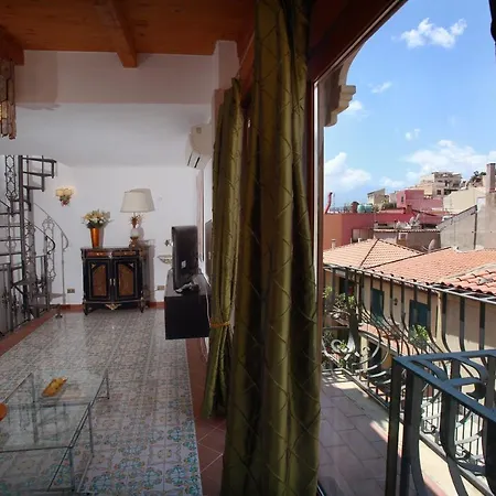 Luxury Center, Terrace With Views Taormina