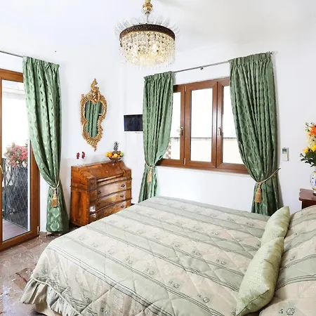 Luxury Center, Terrace With Views *